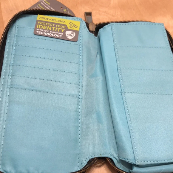 NWT Travelon zip around RFID blocking black wallet. - Picture 6 of 9